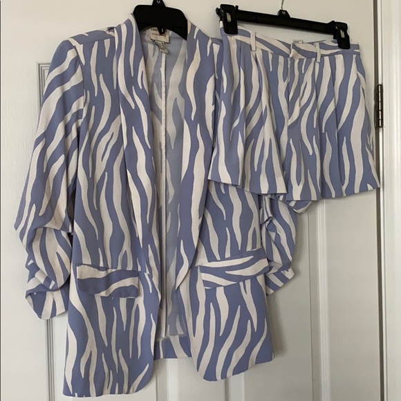 2 piece suit- shorts and jacket - Picture 5 of 5